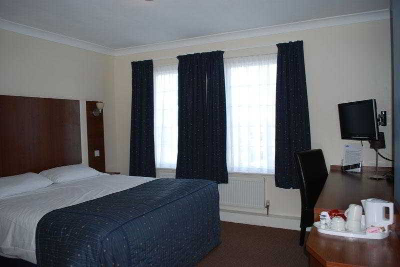 Celtic International Cardiff Airport 3*