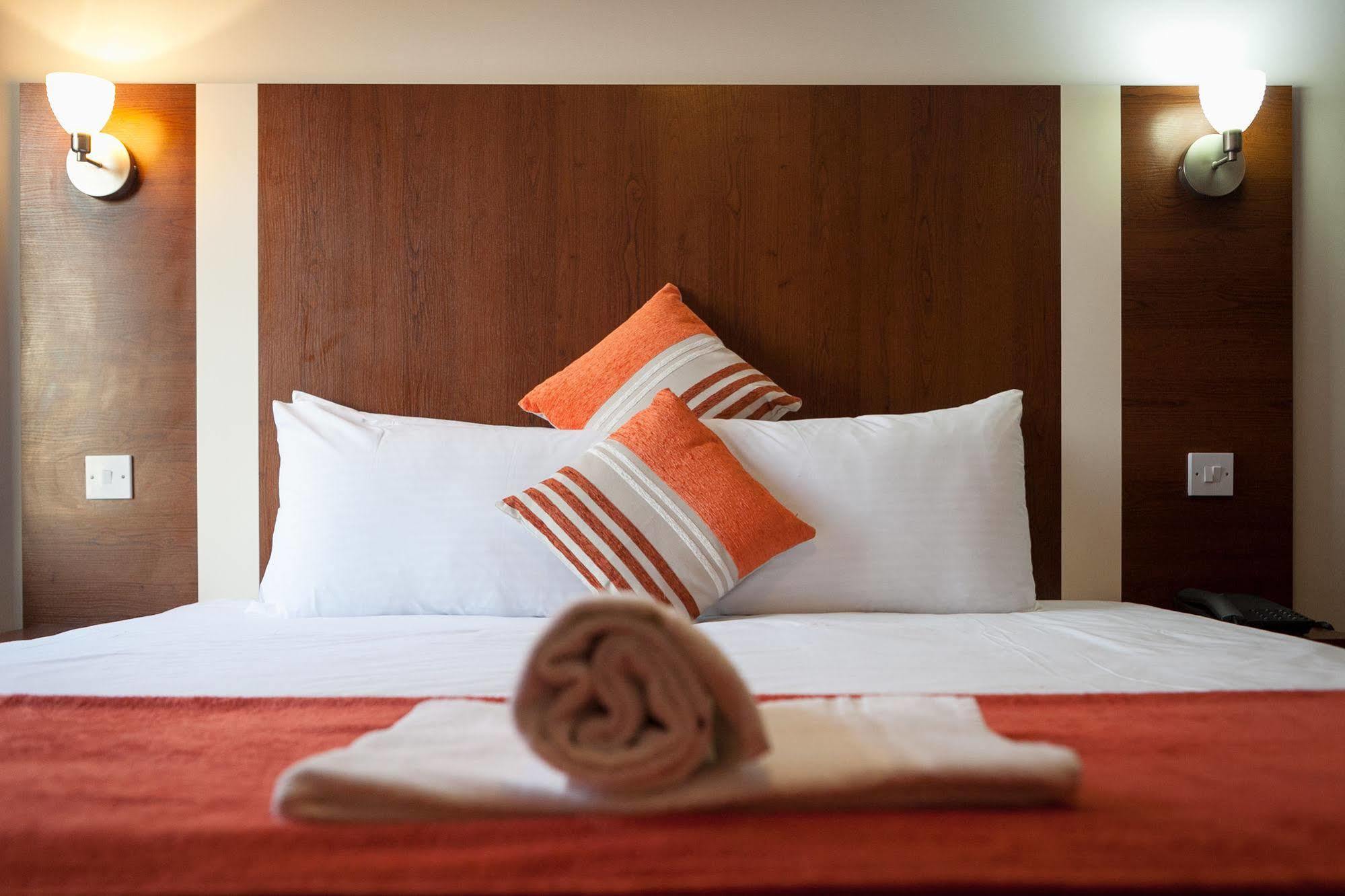 Celtic International Cardiff Airport 3*