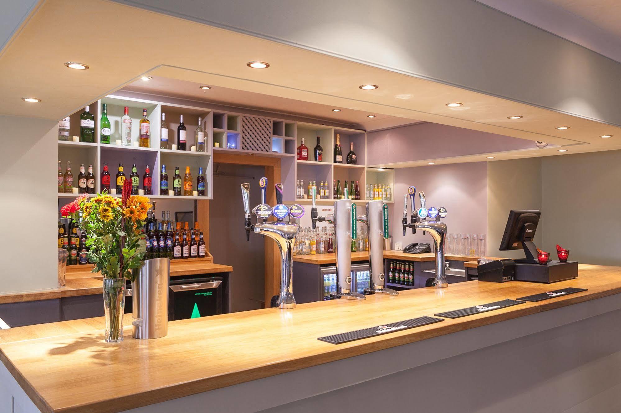 Hotel Celtic International Cardiff Airport 3*