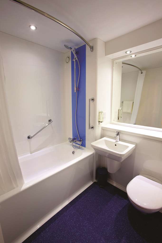 Hotel Celtic International Cardiff Airport 3*