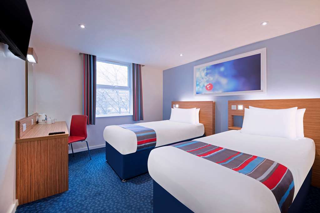 Celtic International Cardiff Airport 3*